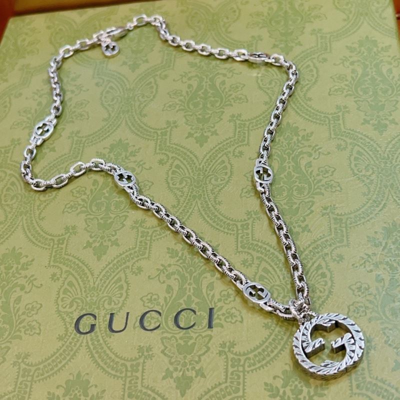 G*u*i necklaces